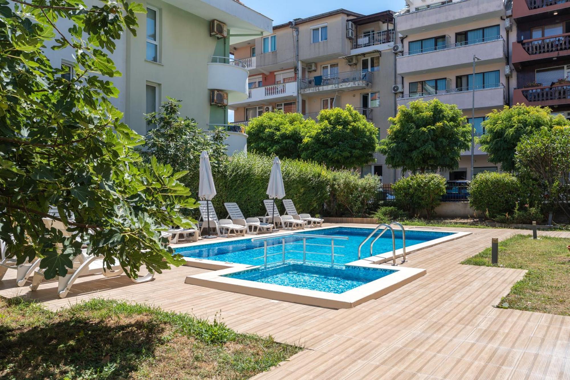 Hotel Milan 프리모르스코 외부 사진
