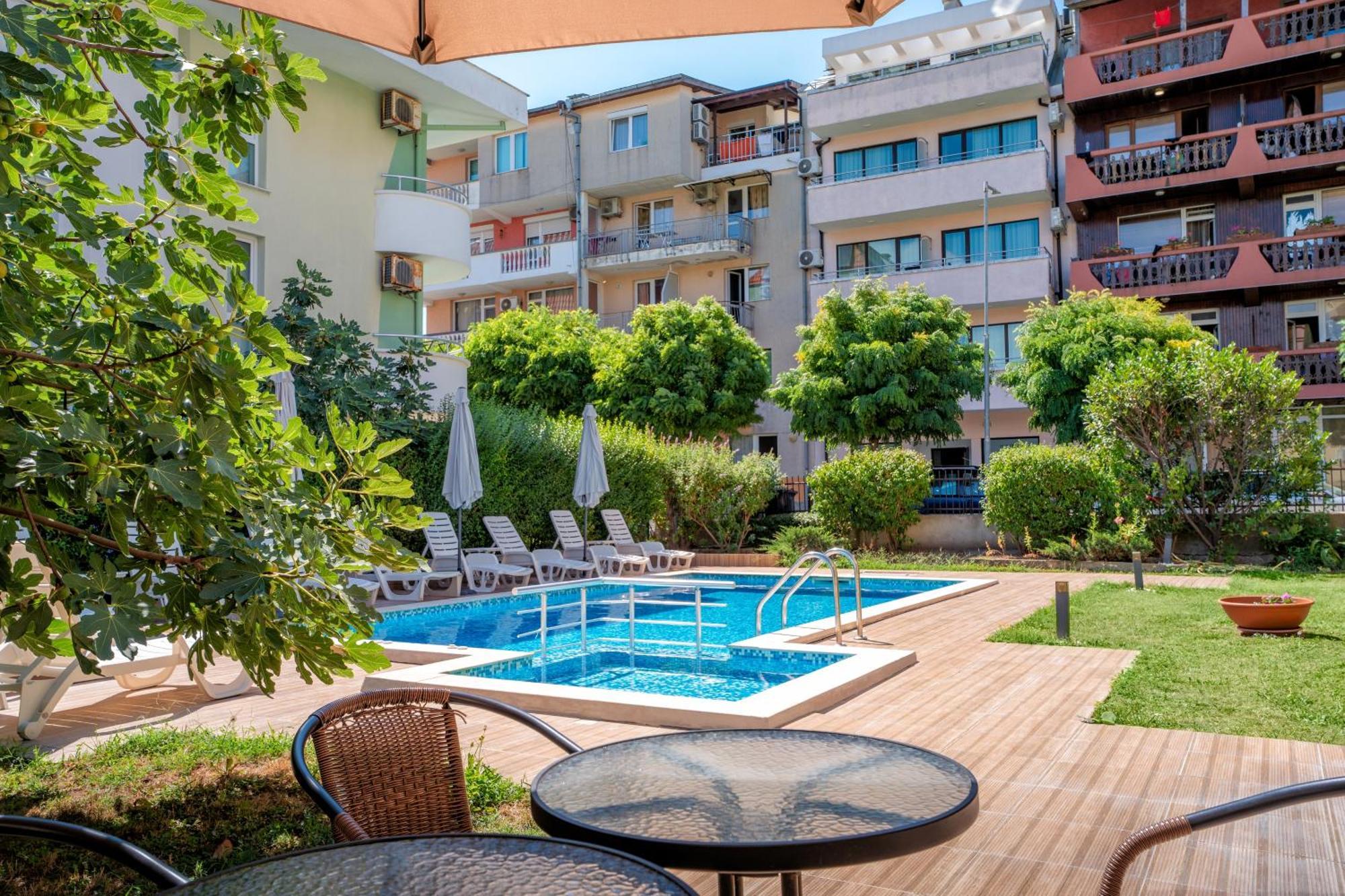 Hotel Milan 프리모르스코 외부 사진