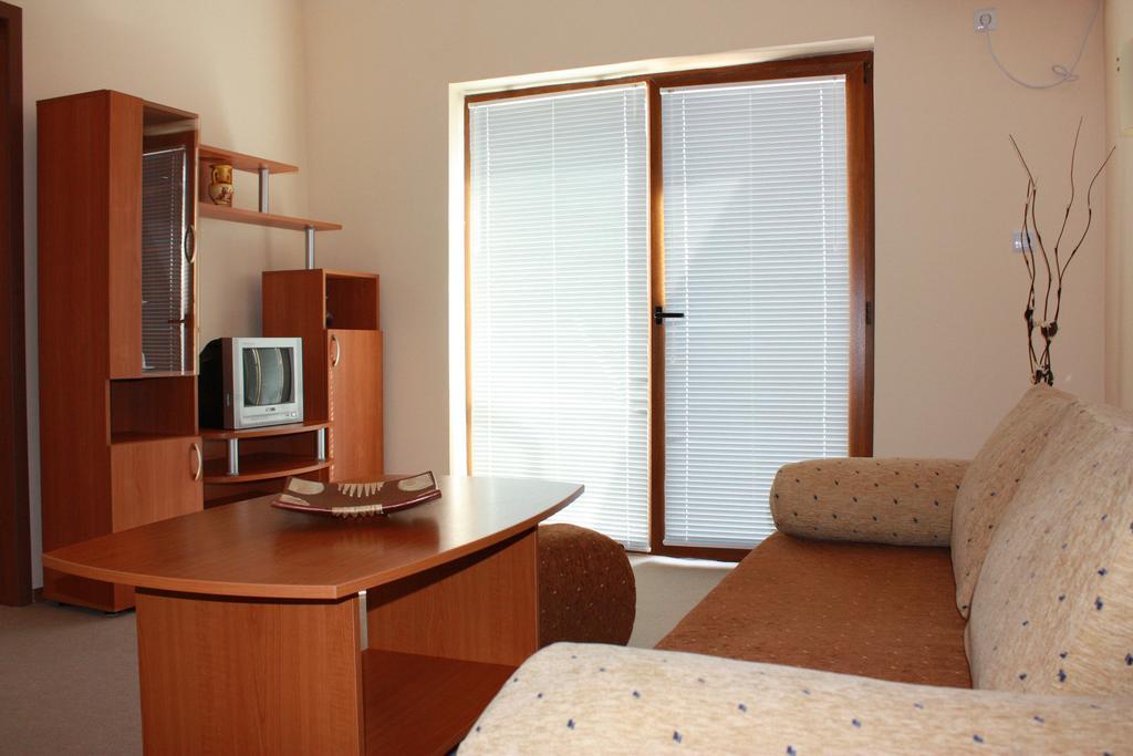 Hotel Milan 프리모르스코 외부 사진